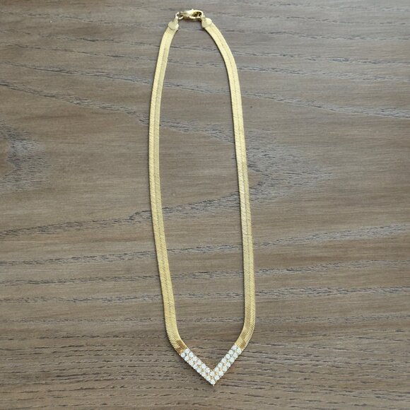 Vintage Gold-Tone V-Shaped Herringbone Necklace Rhinestone Accents - Picture 1 of 9